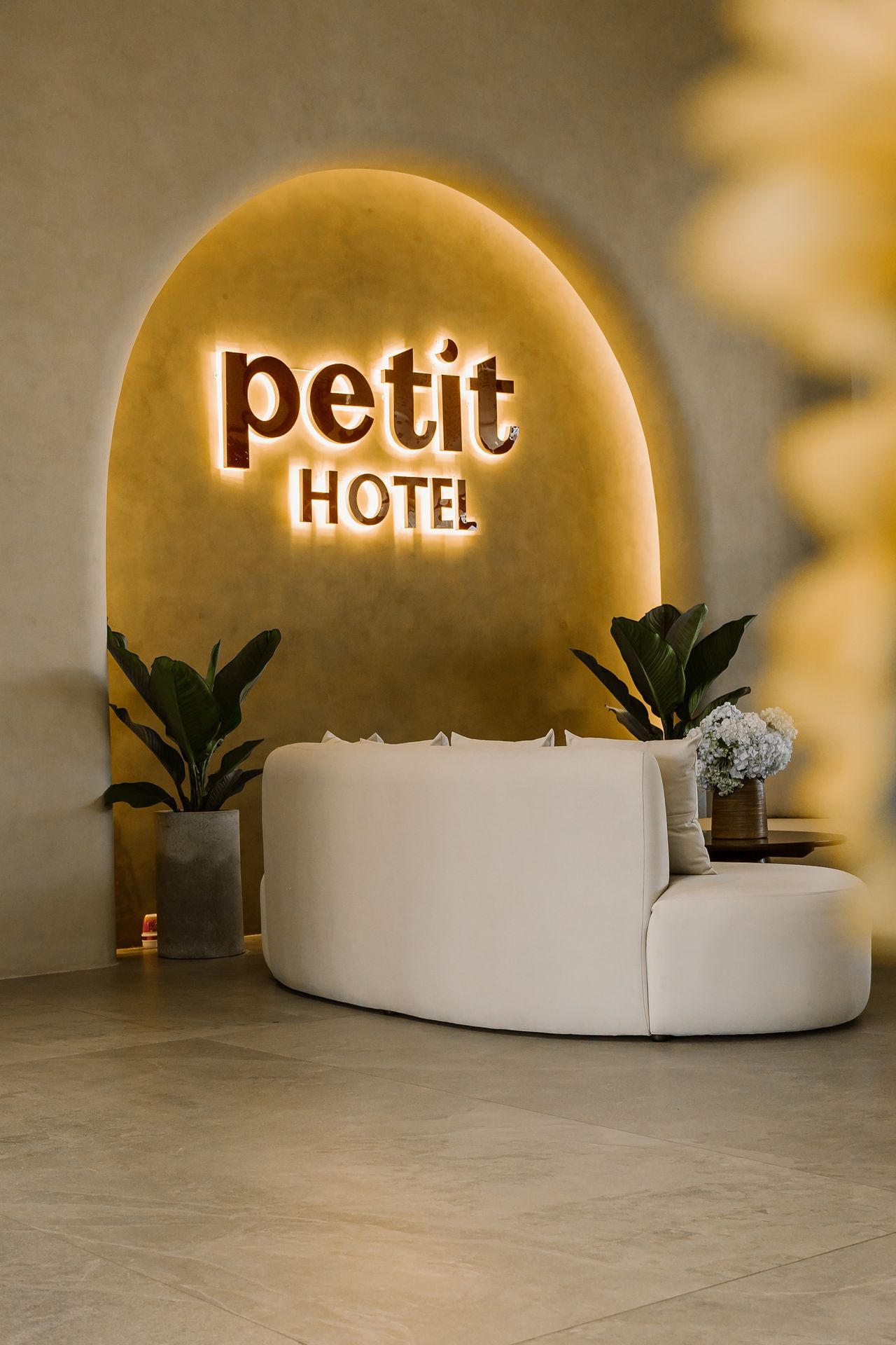 PETIT HOTEL
